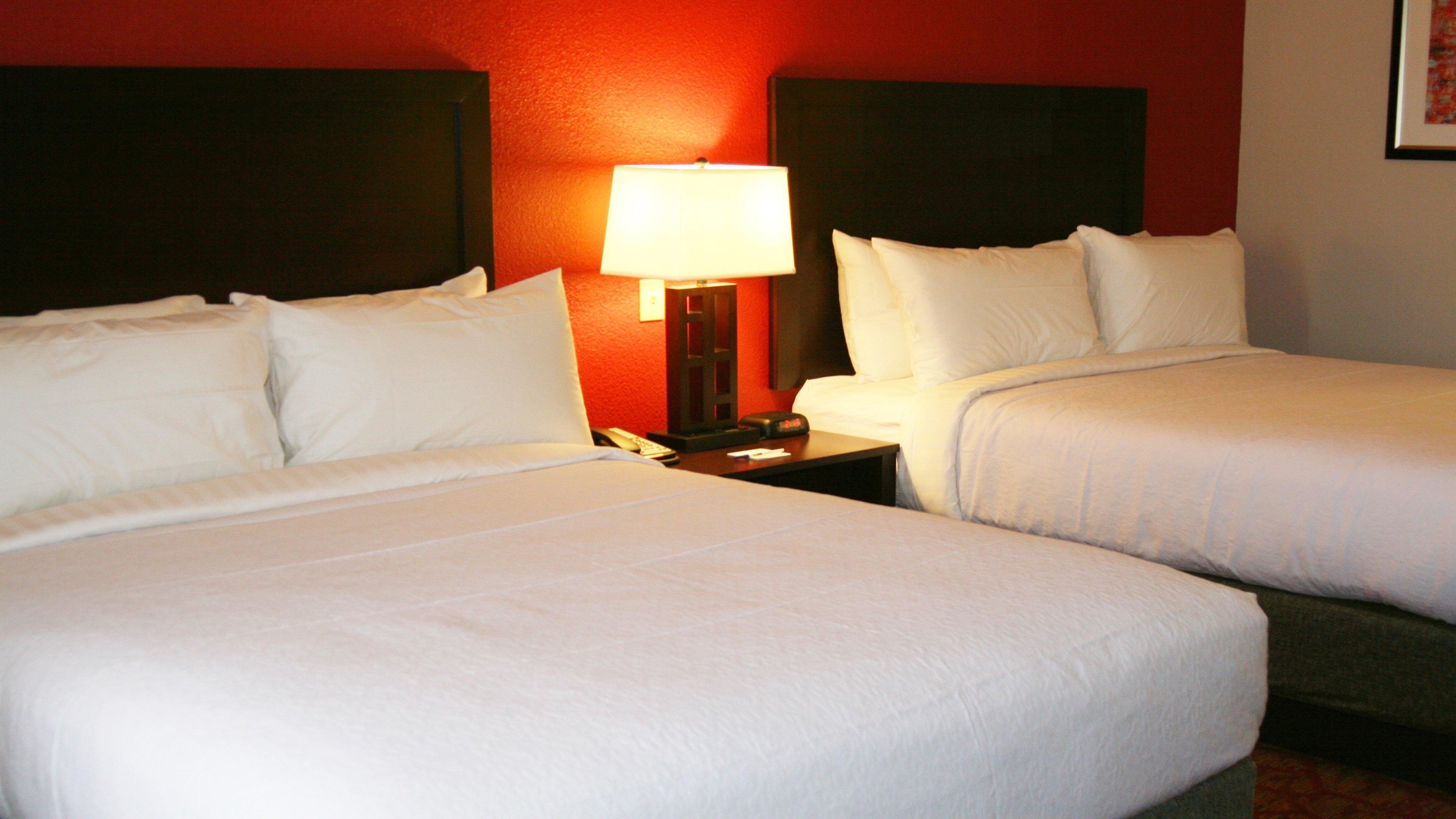 Holiday Inn Guin By Ihg Twin Ngoại thất bức ảnh