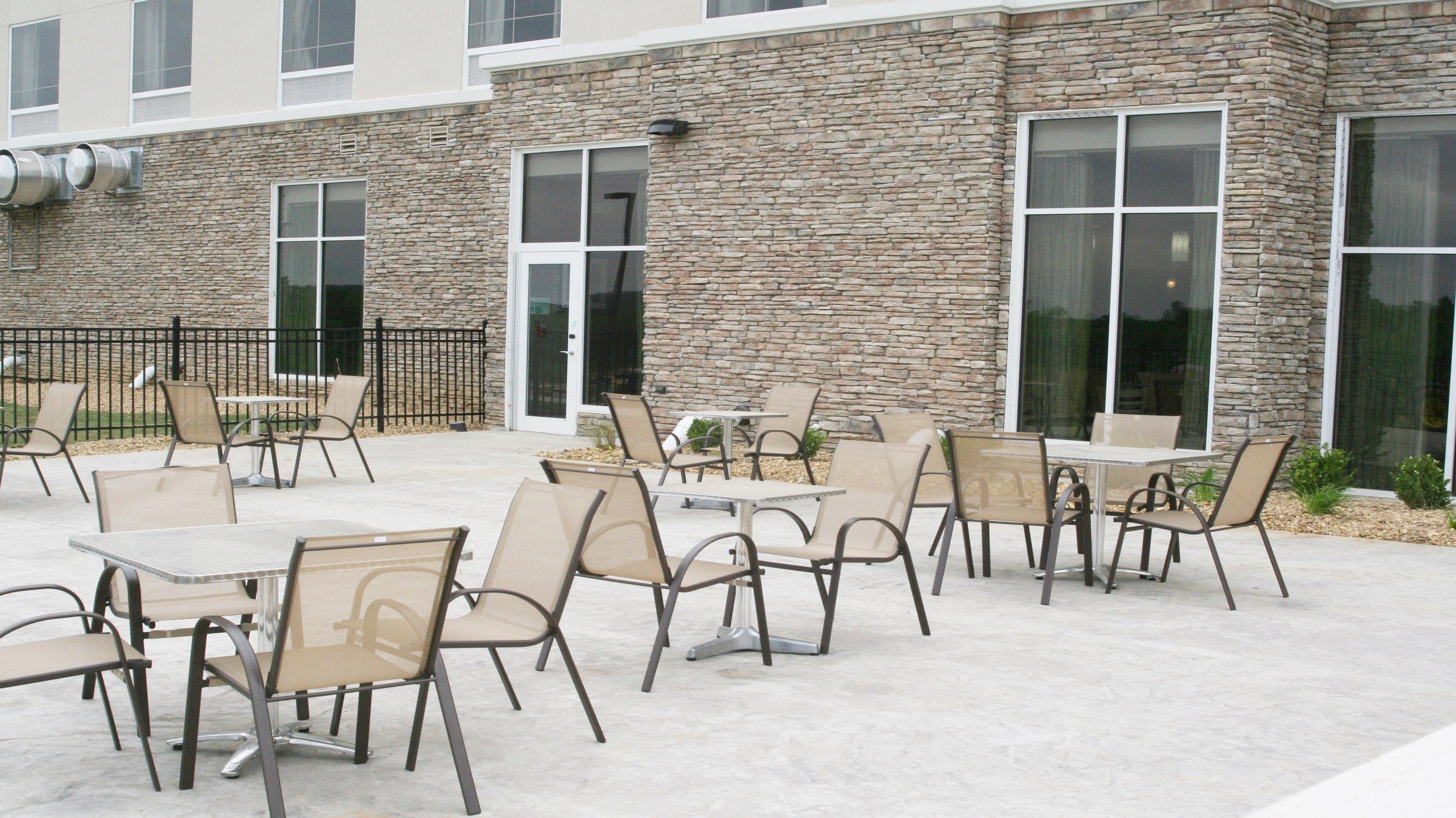 Holiday Inn Guin By Ihg Twin Ngoại thất bức ảnh