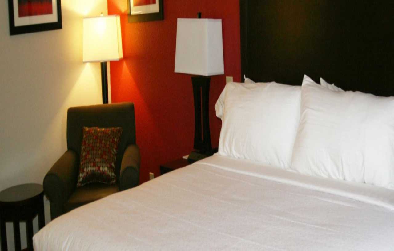 Holiday Inn Guin By Ihg Twin Ngoại thất bức ảnh